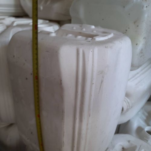 Канистры белые 20 л (без крышек, 140 шт.)