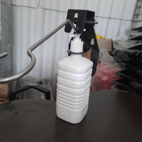 Держатель для антисептика настенный (локтевой) с флаконом "ДПТ-1" черного цвета (35 шт.)