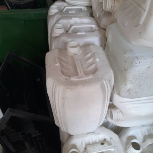 Канистры белые 20 л (без крышек, 140 шт.)