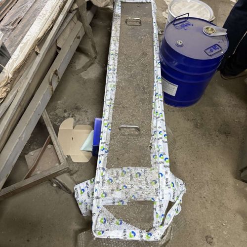 Устройство для ламинации сэндвич- панелей