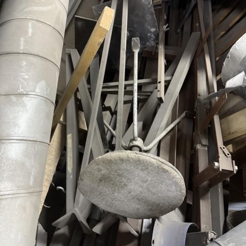 Устройство для ламинации сэндвич- панелей