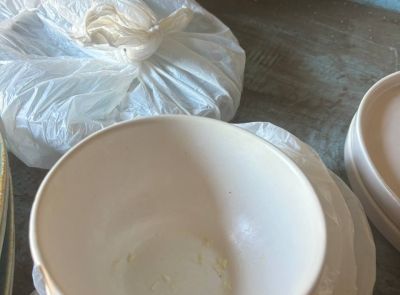 Посуда и часы согласно перечню