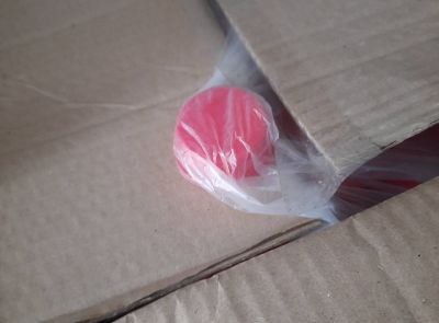 Пластмассовые (КРАСНЫЕ) крышки К-3/5 (диаметр 35 мм.) 1 коробка, 1100 шт. (2 шт.)