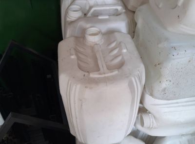 Канистры белые 20 л (без крышек, 140 шт.)