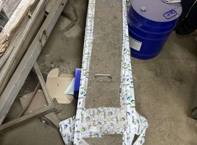 Устройство для ламинации сэндвич- панелей