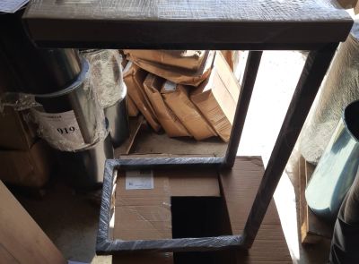 Столик прикроватный из массива сосны (белого цвета, столешница 300х400х650)