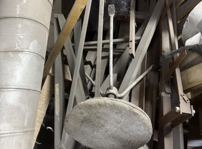 Устройство для ламинации сэндвич- панелей