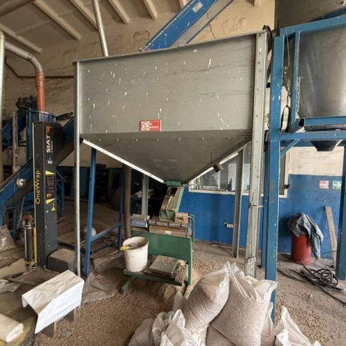 Узел фасовки в комплекте с бункером, весами и циклоном