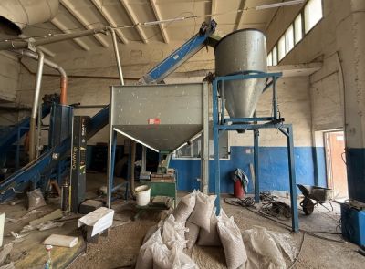 Узел фасовки в комплекте с бункером, весами и циклоном